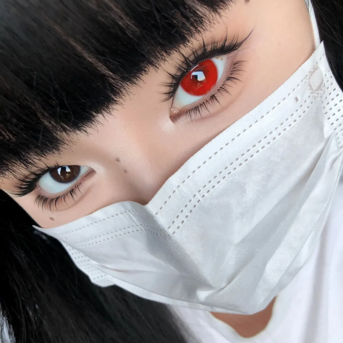 EYELENSY Mysteria červená Barevné Kontaktní Čočky 6 Měsíců